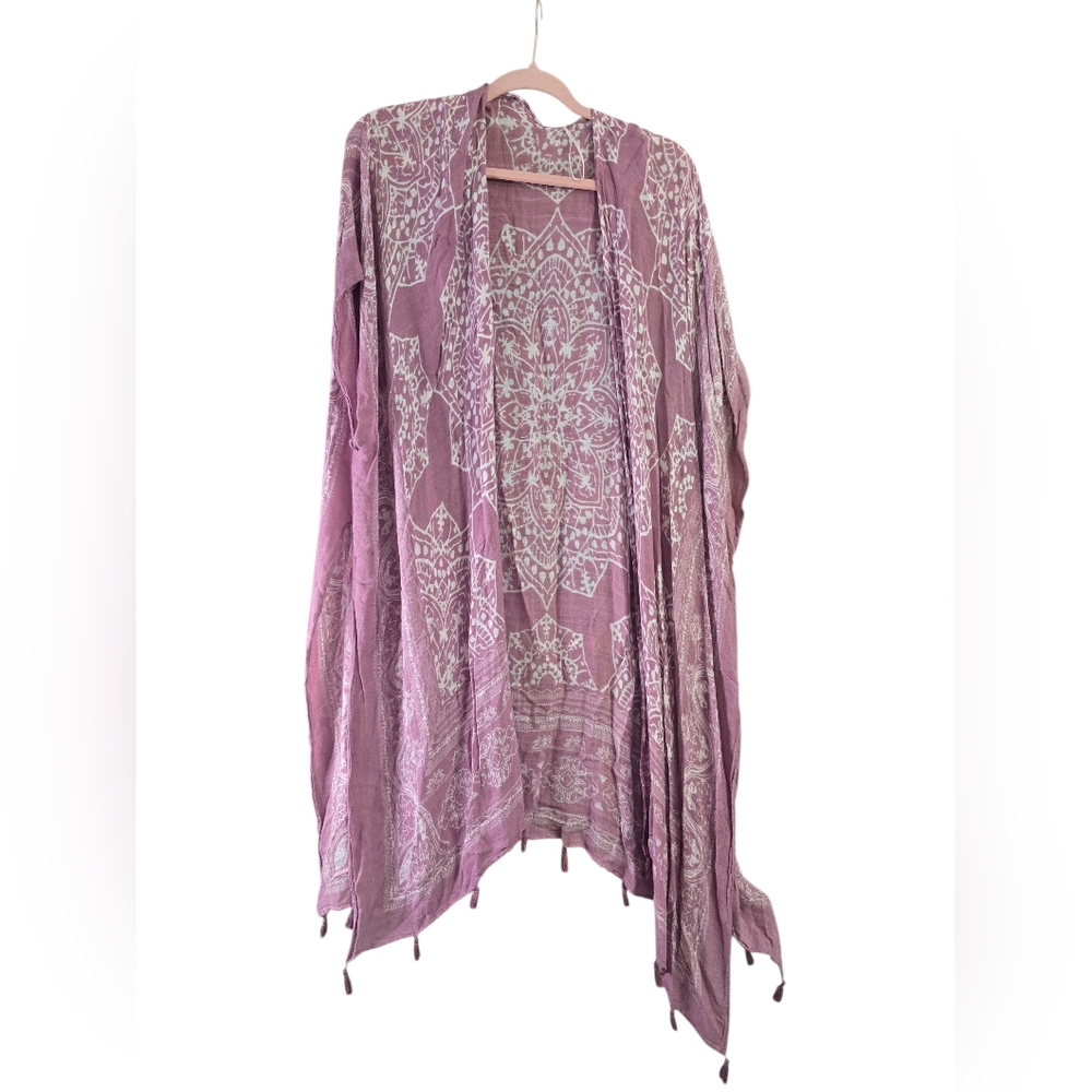 Chic Mauve Kimono with Intricate Patterns